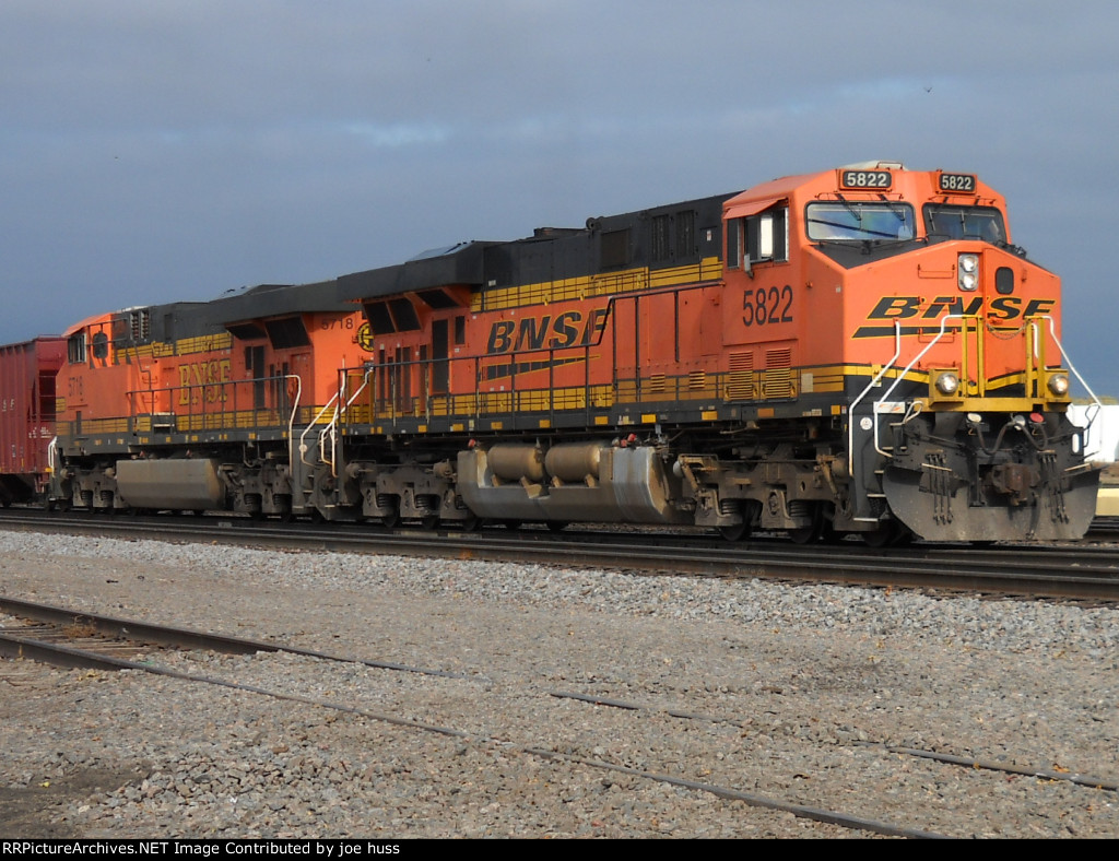 BNSF 5822 West